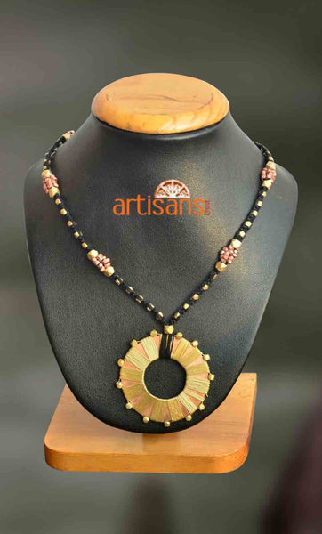 Tribal Jewellery:Necklace with golden thread