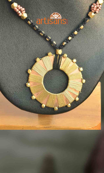 Tribal Jewellery:Necklace with golden thread