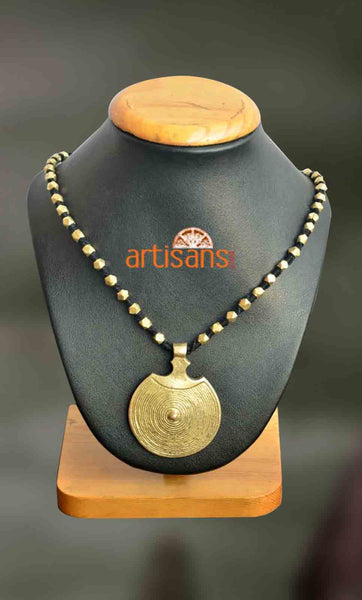 Tribal Jewellery:Necklace with broken circular pendant
