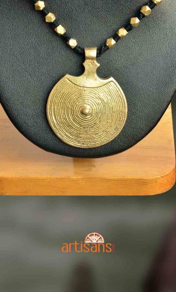 Tribal Jewellery:Necklace with broken circular pendant
