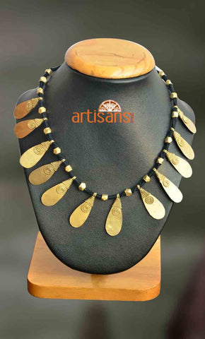 Tribal Jewellery:Necklace with leaf pendant