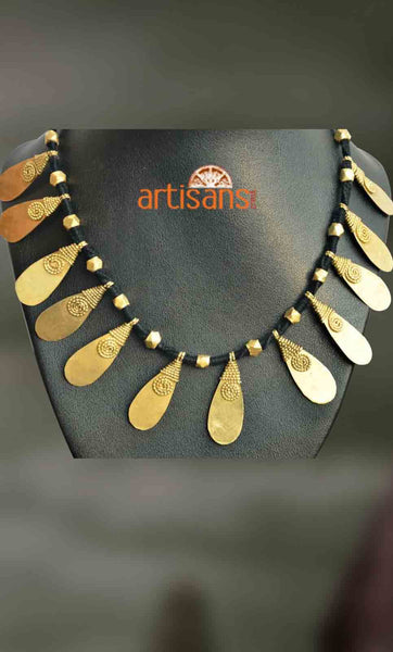 Tribal Jewellery:Necklace with leaf pendant