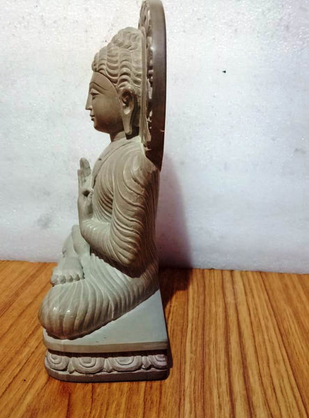 Lord Buddha: In Complete Peace